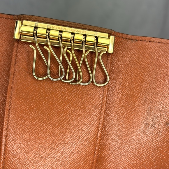 Louis Vuitton LOUIS VUITTON key  case Holder - Picture 5 of 12